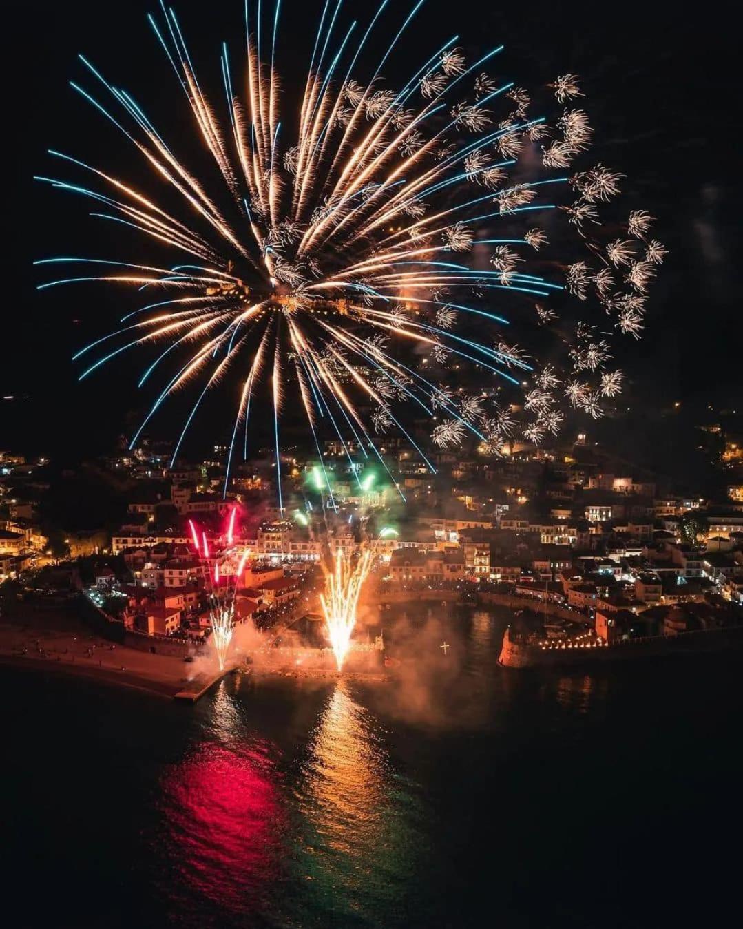 Nafpaktos Studio In Port Ιι ภายนอก รูปภาพ